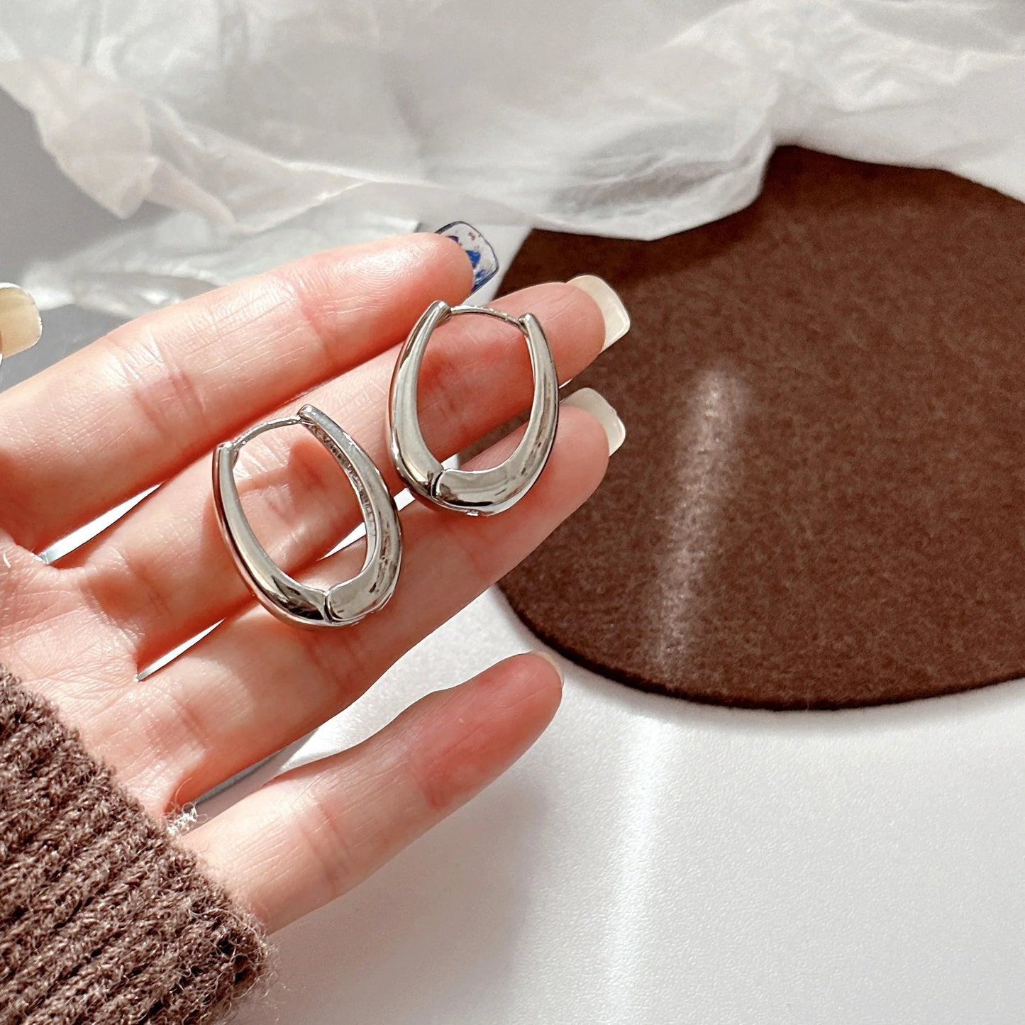 2Pcs New Classic Gold Color Plated Metal Hoop Earrings For Women, Fashion Jewelry Temperament Girls Daily Wear Stud Earrings