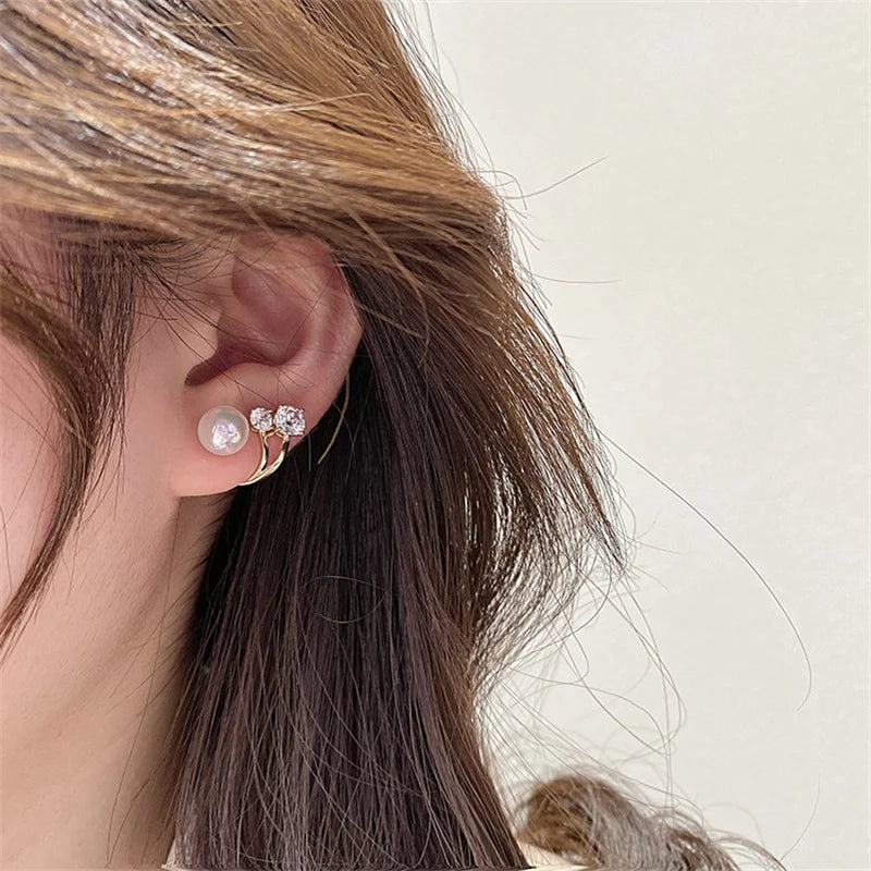 Korean Earing Pearl Claw Ear Hook Clip Earrings for Women Gold Color Zircon Crystal Earrings Fashion Jewelry New Year Gift